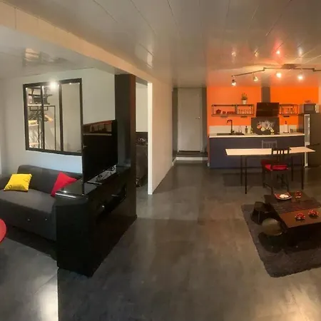 Comme Dans Un Ecrin - T2 De 50 M² Avec Jardin, Terrasse Et Piscine Apartament